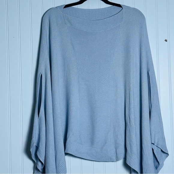 Lululemon Forward Flow Cape Travel Casual Soft
Silver Fox / Alpine White OSFA - Picture 11 of 15